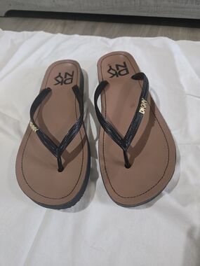 DKNY Brown Footbed Black Strap Women's Flip Flop Sandals